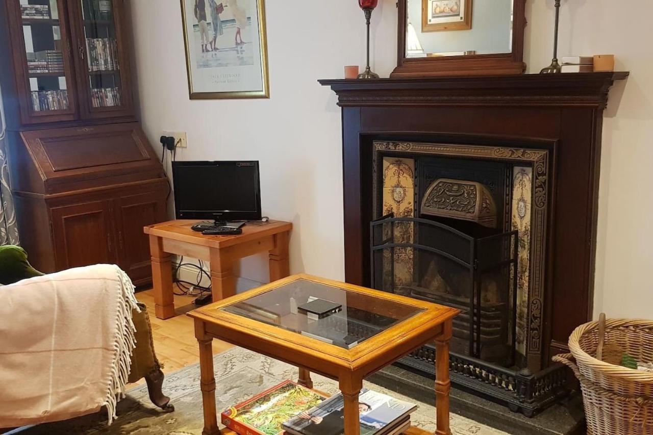 Banagher Cosy Townhouse On The Hill In Irelandヴィラ エクステリア 写真